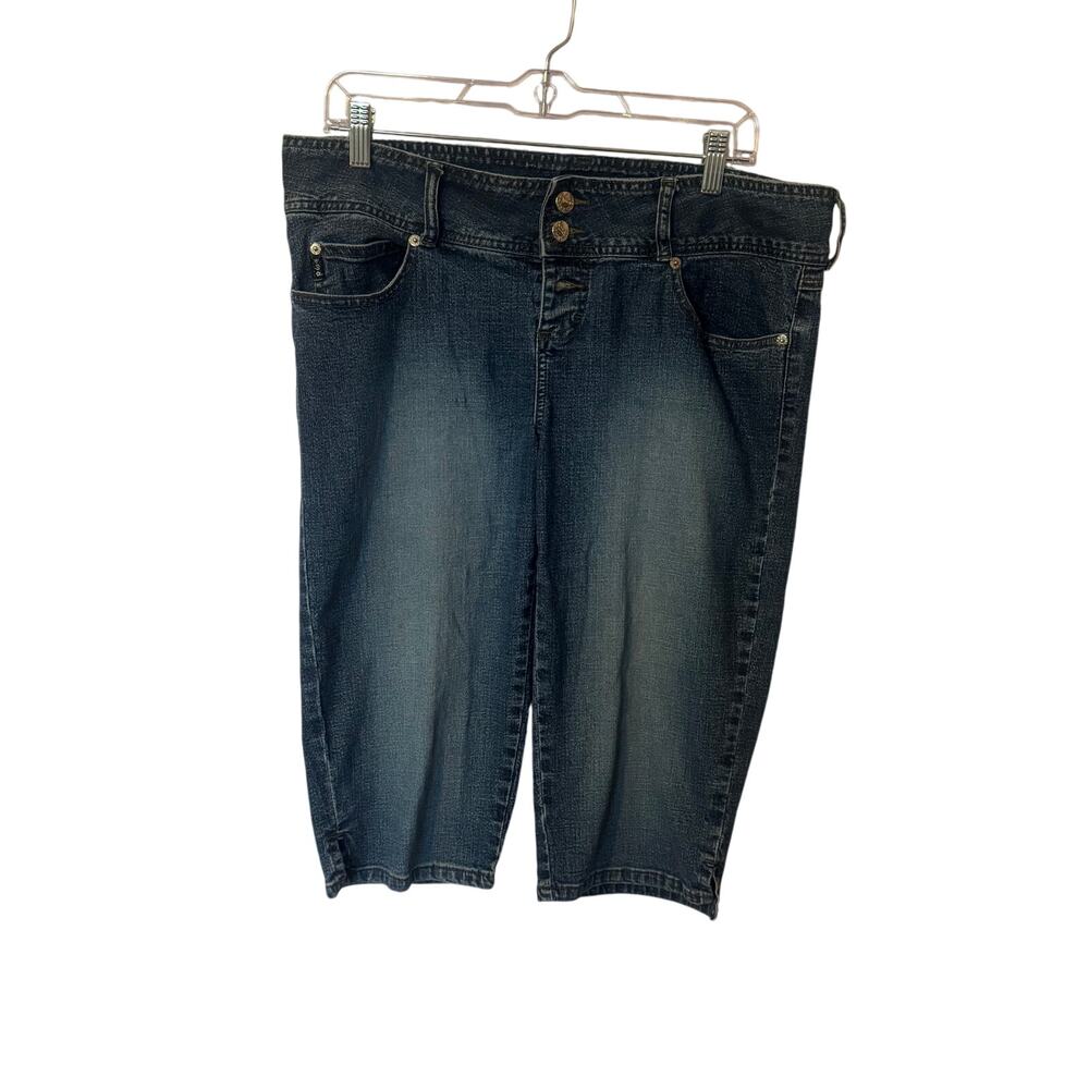 Y2K Mudd Denim Bermuda shorts size 13 High rise distressed Jeans High rise